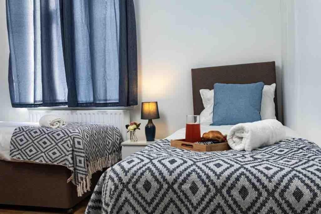 Spacious City Centre 2 Bedroom Apartment - Lt Apartment Лестер Экстерьер фото